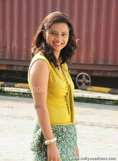 Isha Chawla Hot New Pictures 12