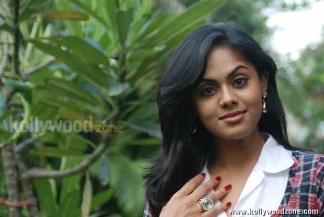 Karthika In Ko Movie Special Show Photos 03