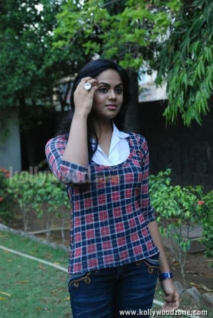 Karthika In Ko Movie Special Show Photos 06