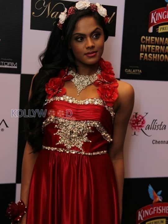 Karthika Nair At Chennai International Fashion Show Photos 01