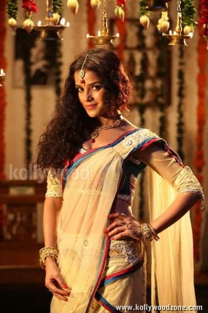 Koottam Movie Heroine Piaa Bajpai Hot Photos 24