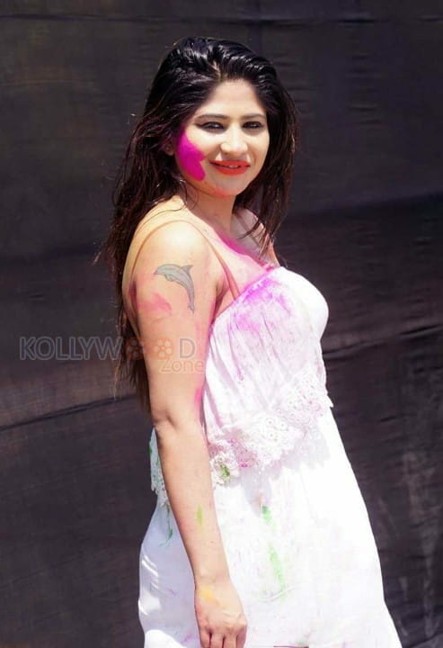 Madhulagna Das Holi Celebrations Photos 15