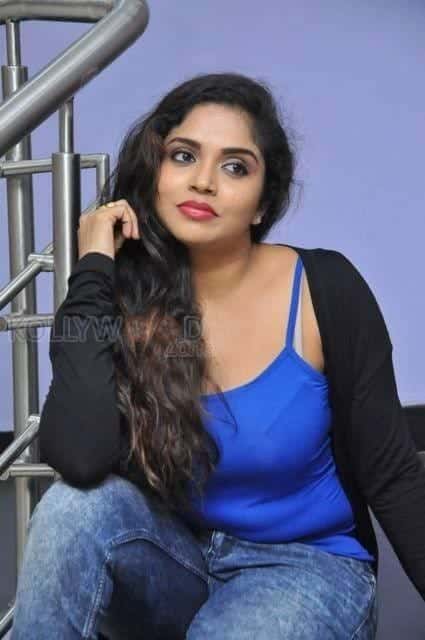 Malayalam Actress Karunya Chowdary Hot Cleavage Photos 09