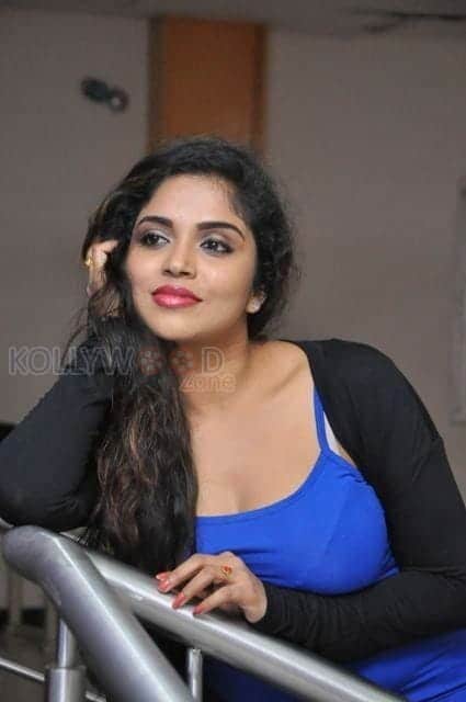 Malayalam Actress Karunya Chowdary Hot Cleavage Photos 46