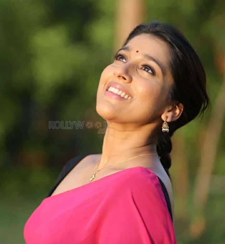 Actress Rashmi Gautam in Guntur Talkies Movie Photos