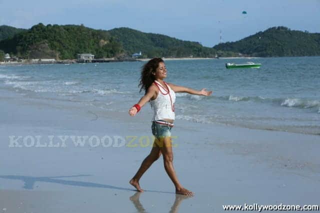 Piaa Bajpai In Goa Movie Stills 02