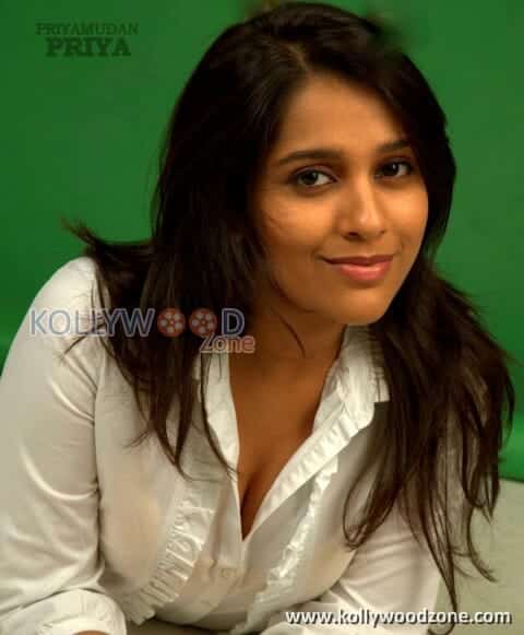 Rashmi Gautam Hot Cleavage Photos 05