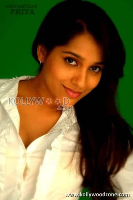 Rashmi Gautam Sexy Photos 23