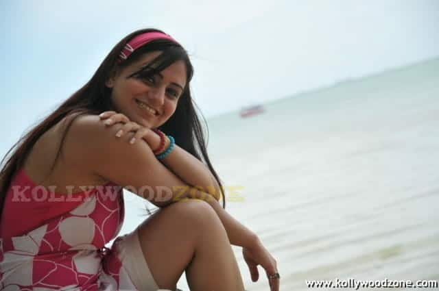 Sexy Actress Aksha Stills 04