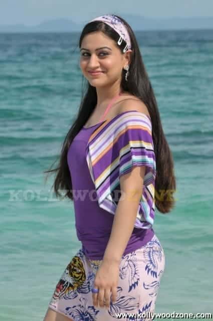 Sexy Actress Aksha Stills 40