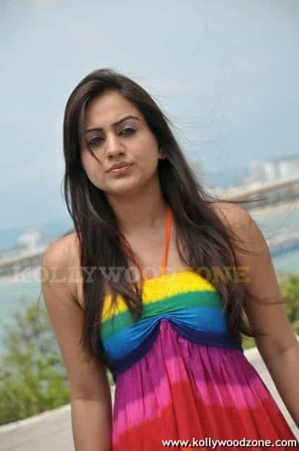 Sexy Actress Aksha Stills 55