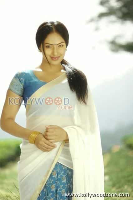 Sexy Actress Nikesha Patel Photos 06