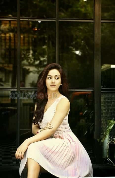 South Indian Actress Aksha Pardasany Photoshoot Stills 02