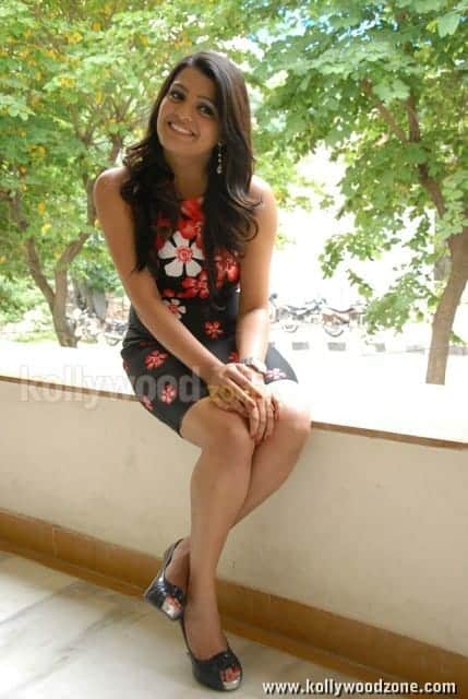 Tashu Koushik Sexy Skirt Pictures 10