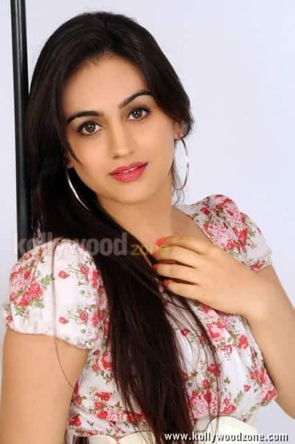 Telugu Actress Aksha Sexy Stills 01