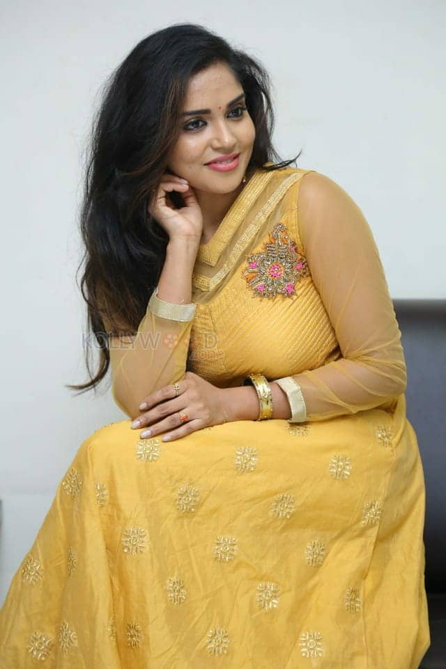 Telugu Actress Karunya Chowdary New Photoshoot Stills 12