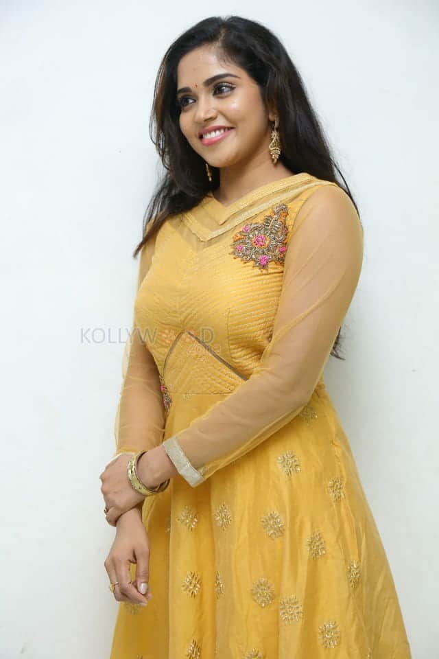 Telugu Actress Karunya Chowdary New Photoshoot Stills 20