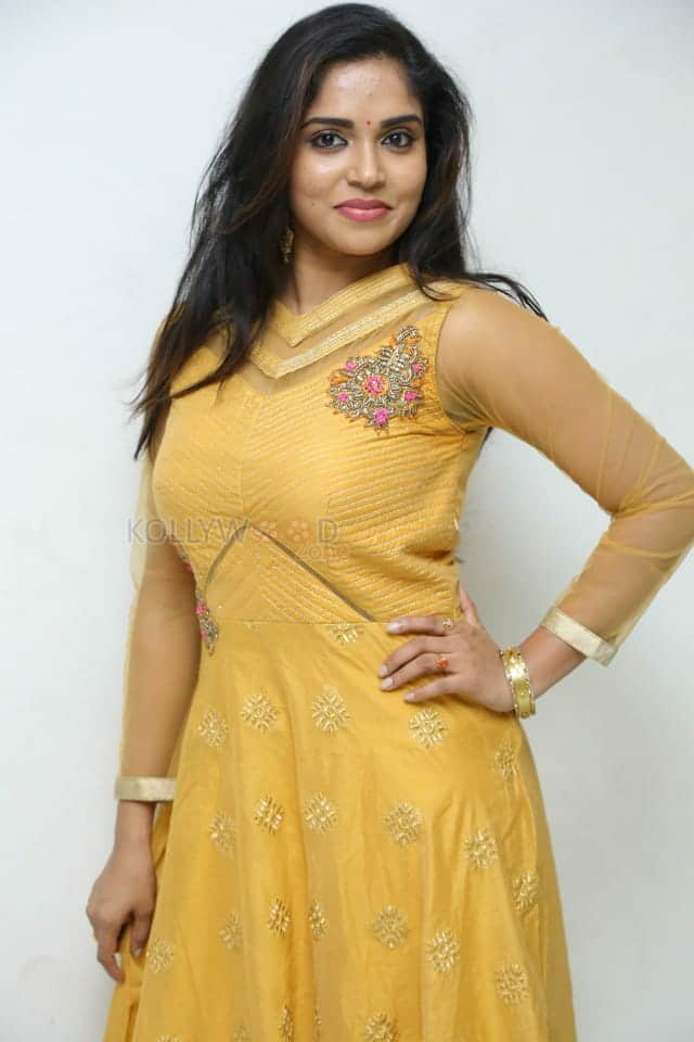 Telugu Actress Karunya Chowdary New Photoshoot Stills 22