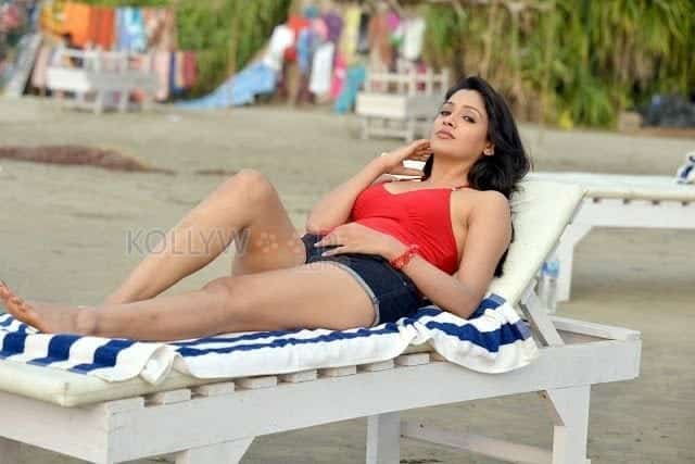 Telugu Hot Actress Kesha Khambhati Sexy Pictures 08