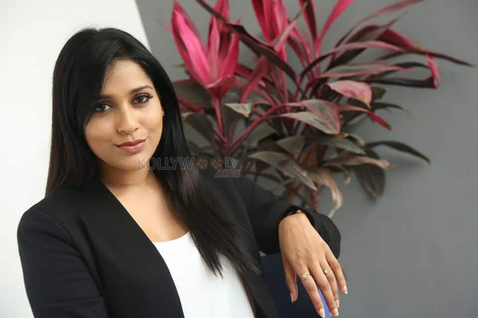 Telugu Movie Actress Rashmi Gautam Pictures 22