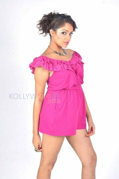 Actress Asmitha Sood Sexy Photoshoot Pictures 05