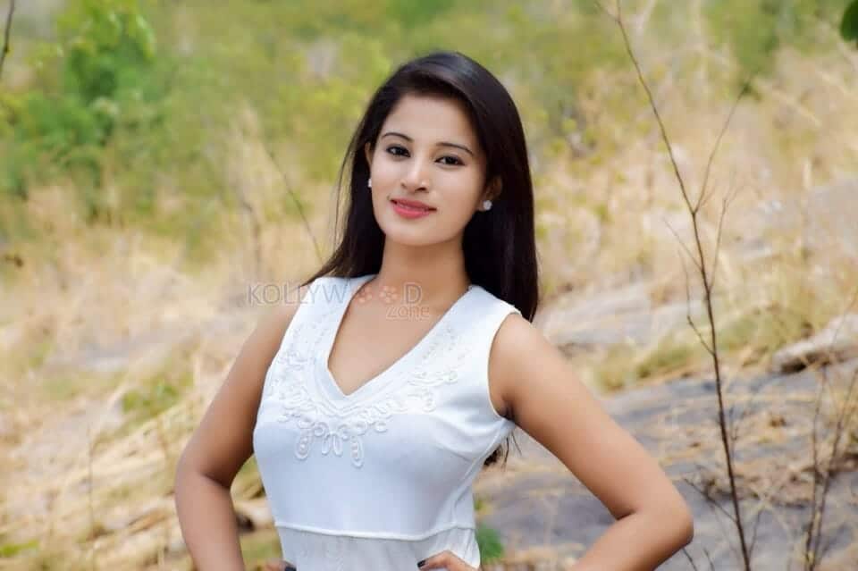 Actress Model Anusha Rai New Photoshoot Photos 22