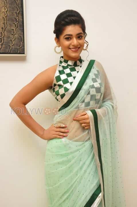 Actress Yamini Bhaskar Sexy Saree Pictures 01