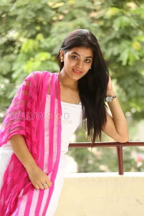 Actress Yamini New Photos 12