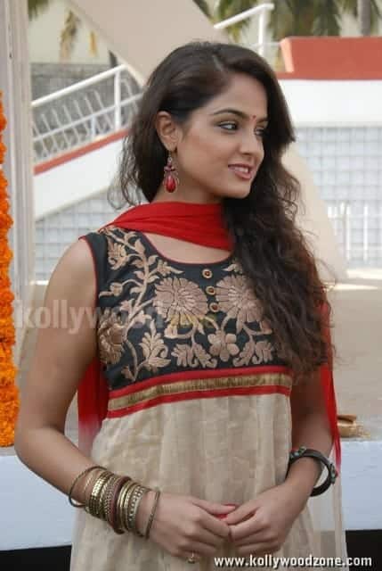 Cute Actress Asmita Sood Pictures 06