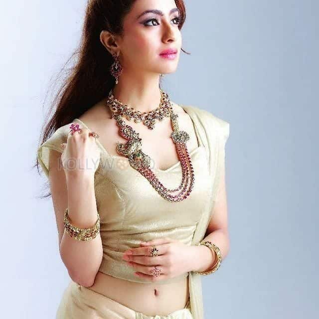 Model Musskan Sethi Photos 20