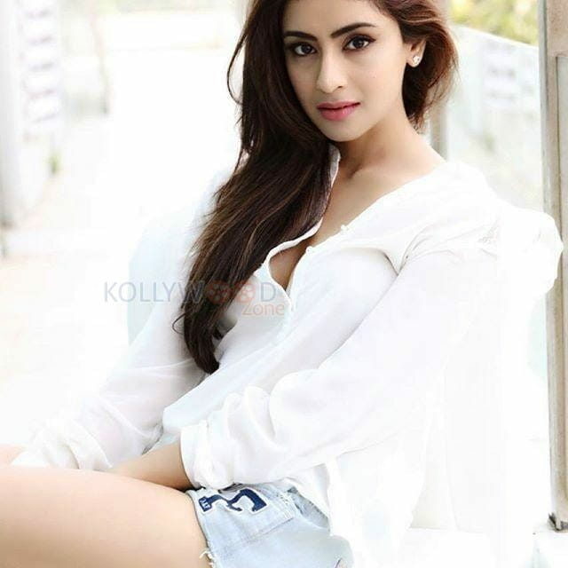 Model Musskan Sethi Photos 26