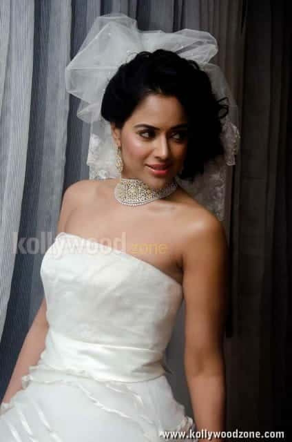 Sameera Reddy Crimson Boutique Launch Photos 02