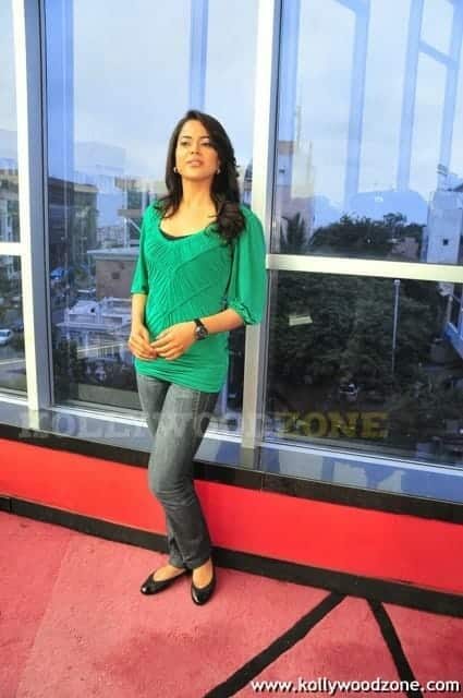 Sexy Sameera In Green Pics 14