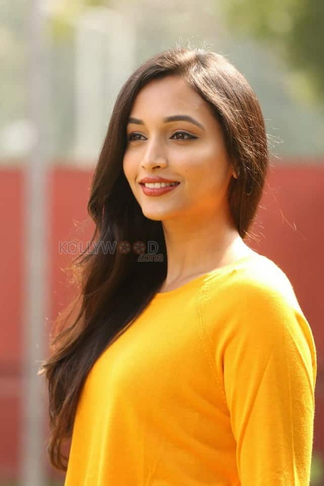 Actress Srinidhi Shetty At Kgf Success Meet Photos 07