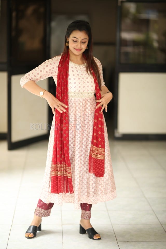 Heroine Mokksha at Alanati Ramachandrudu Interview Pictures 05