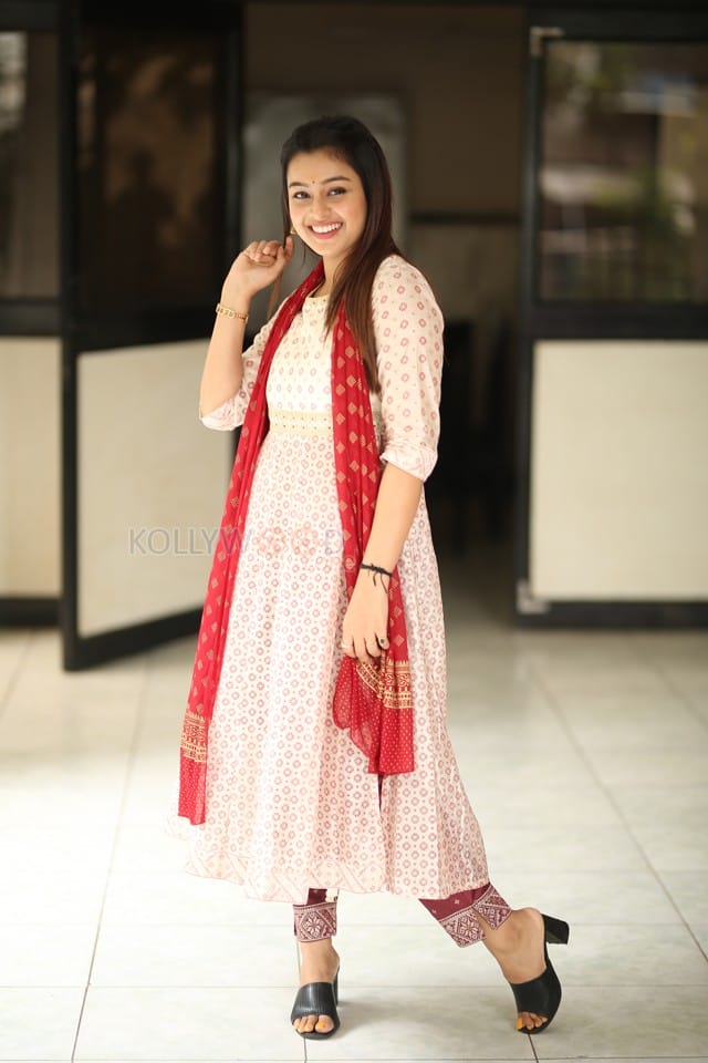 Heroine Mokksha at Alanati Ramachandrudu Interview Pictures 10