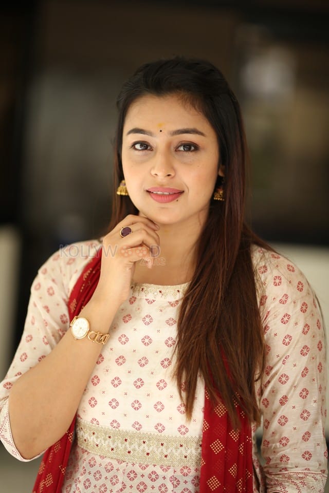 Heroine Mokksha at Alanati Ramachandrudu Interview Pictures 21