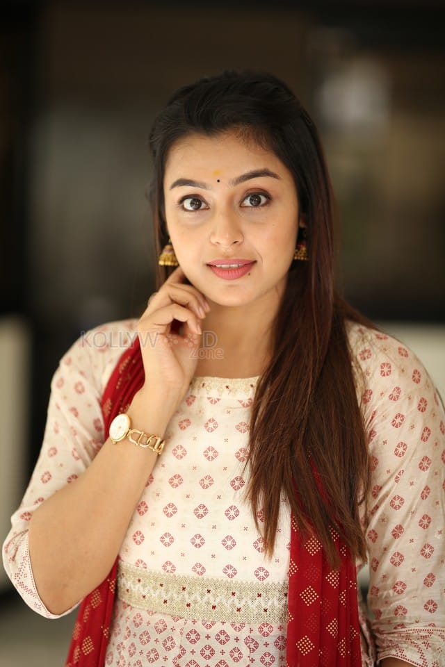 Heroine Mokksha at Alanati Ramachandrudu Interview Pictures 22