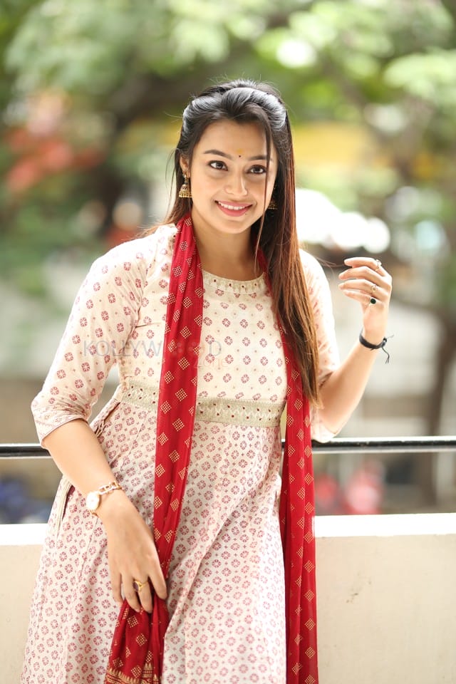 Heroine Mokksha at Alanati Ramachandrudu Interview Pictures 25