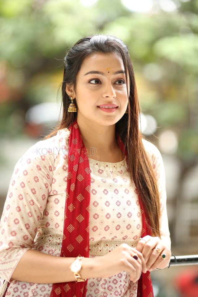 Heroine Mokksha at Alanati Ramachandrudu Interview Pictures 27