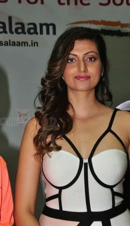 Actress Hamsa Nandini Latest Sexy Pictures 15