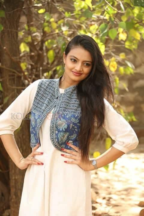 Actress Nikitha Narayan New Photoshoot Pictures 08