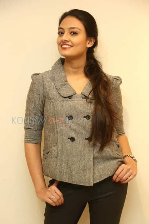 Actress Nikitha Narayan New Pictures 01