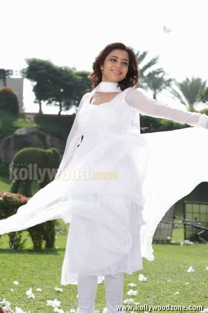 Actress Nisha Agarwal New Pictures 13