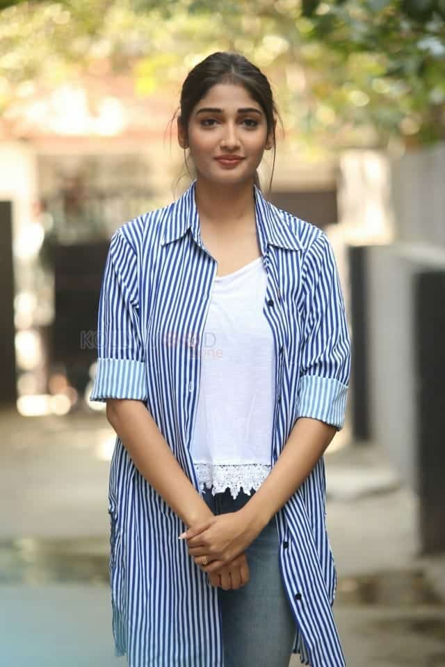 Actress Priya Vadlamani At Husaru Photos 07