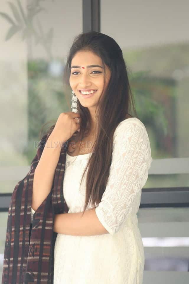 Actress Priya Vadlamani At Sumanth Ashwin S New Film Photos 18