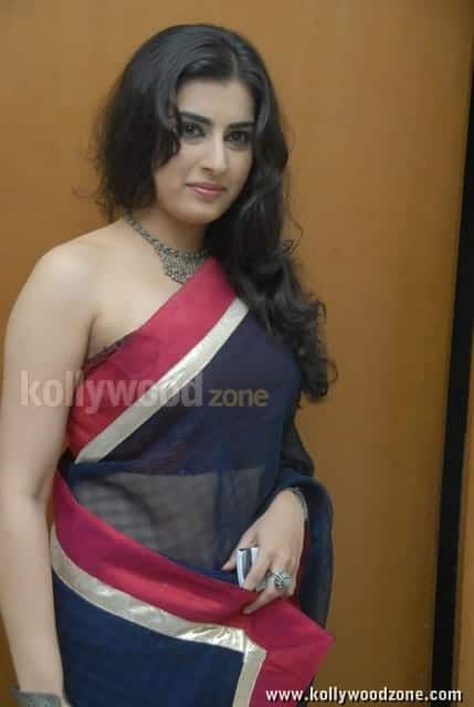 Actress Veda Sexy Saree Pictures 07