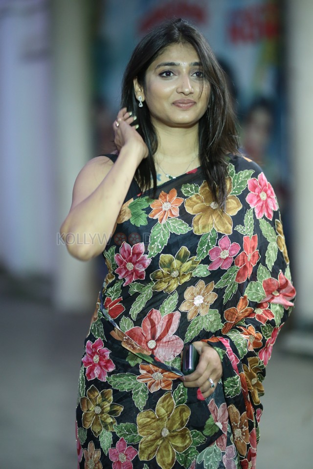 Heroine Priya Vadlamani at Veeranjaneyulu Vihara Yatra Movie Success Meet Photos 50