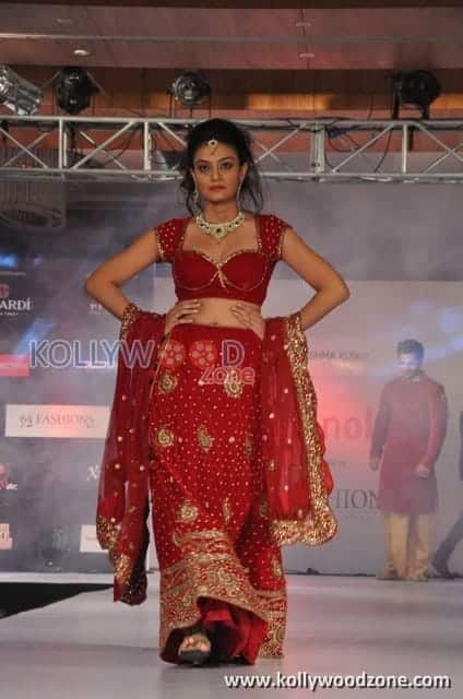 Nikitha Narayan Sexy Fashion Show Photos 04