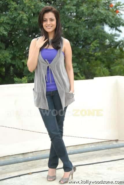 Nisha Agarwal Photo Shoot Pictures 05